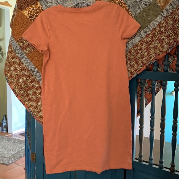 🚨🎉SOLD ELSEWHERE!🎉🚨T-Shirt Dress - Picture 2 of 5